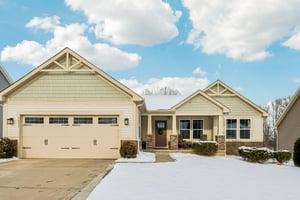 E Woodland Dr-S0301-001.jpg