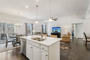 E Woodland Dr-S0301-012.jpg