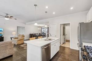 E Woodland Dr-S0301-013.jpg