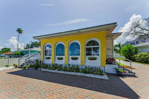 Front Exterior 4