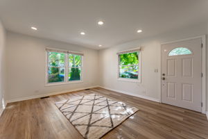 Living Room/Foyer