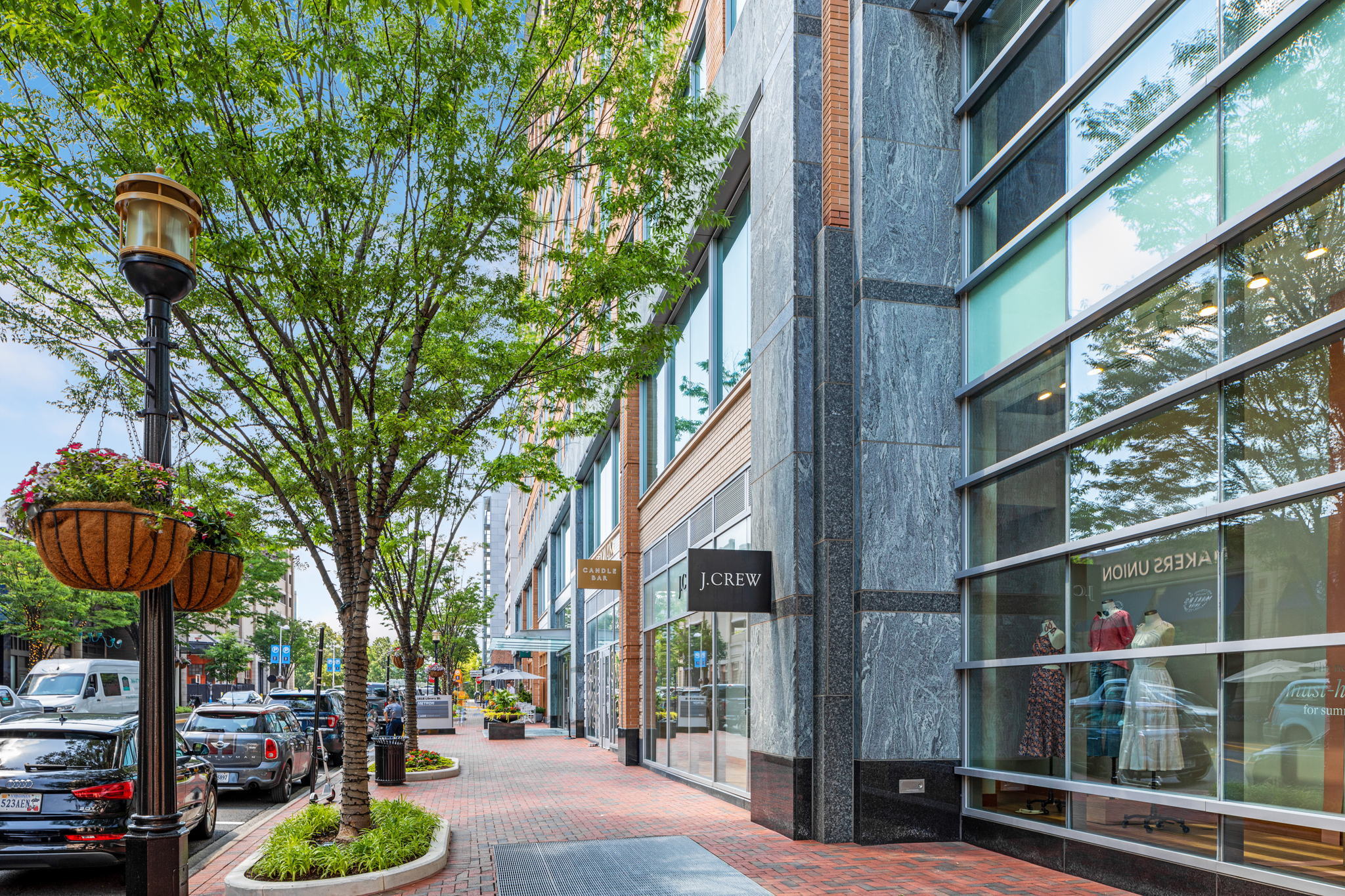 Reston Town Center dining and shopping