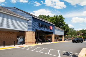 South Lakes Village Center grocery