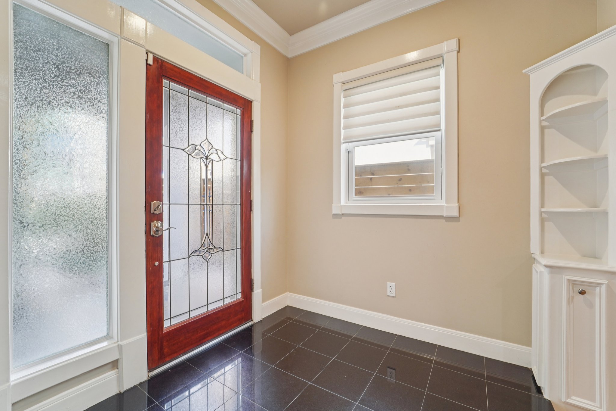 W Clay St-L2801-003.jpg