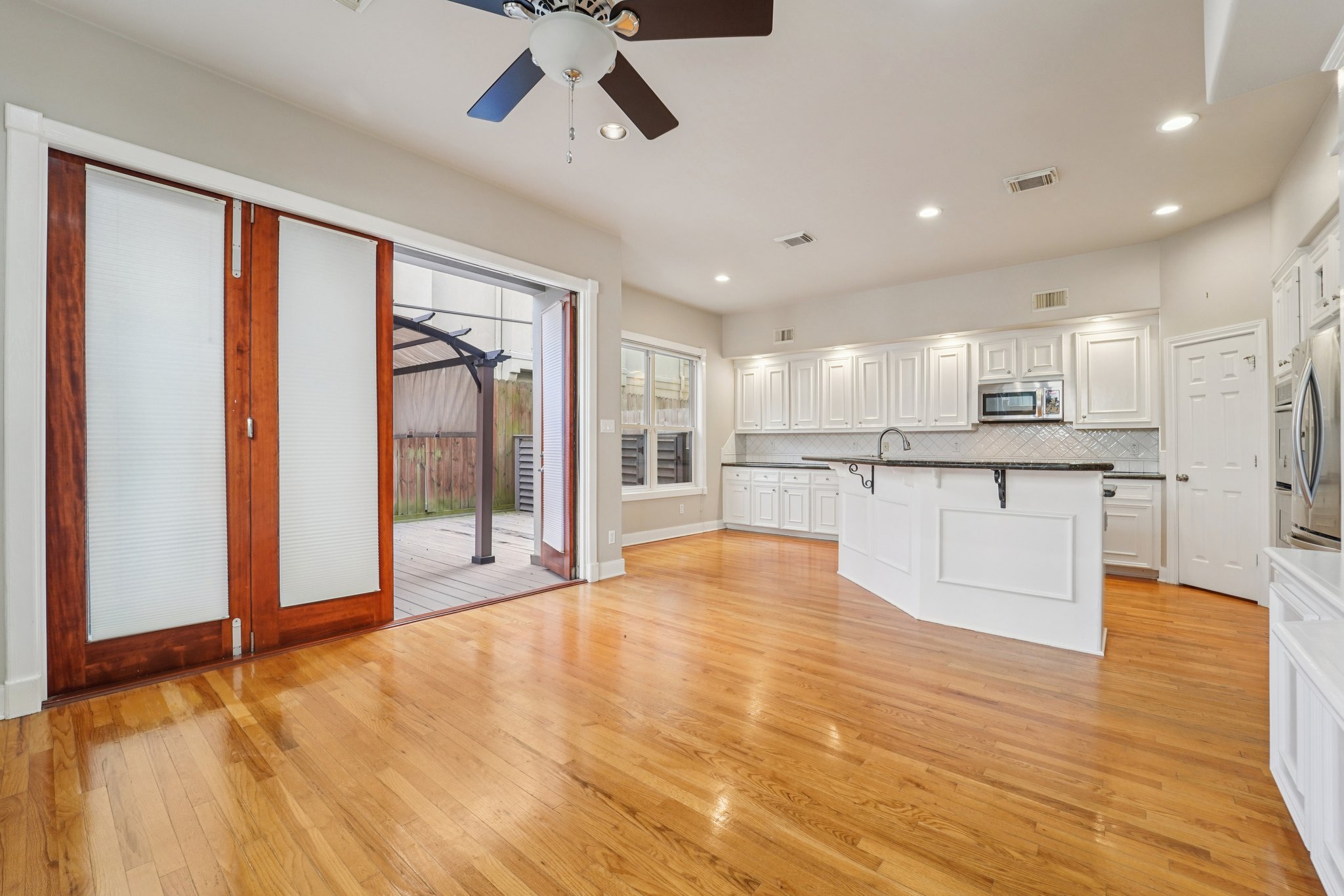 W Clay St-L2801-016.jpg