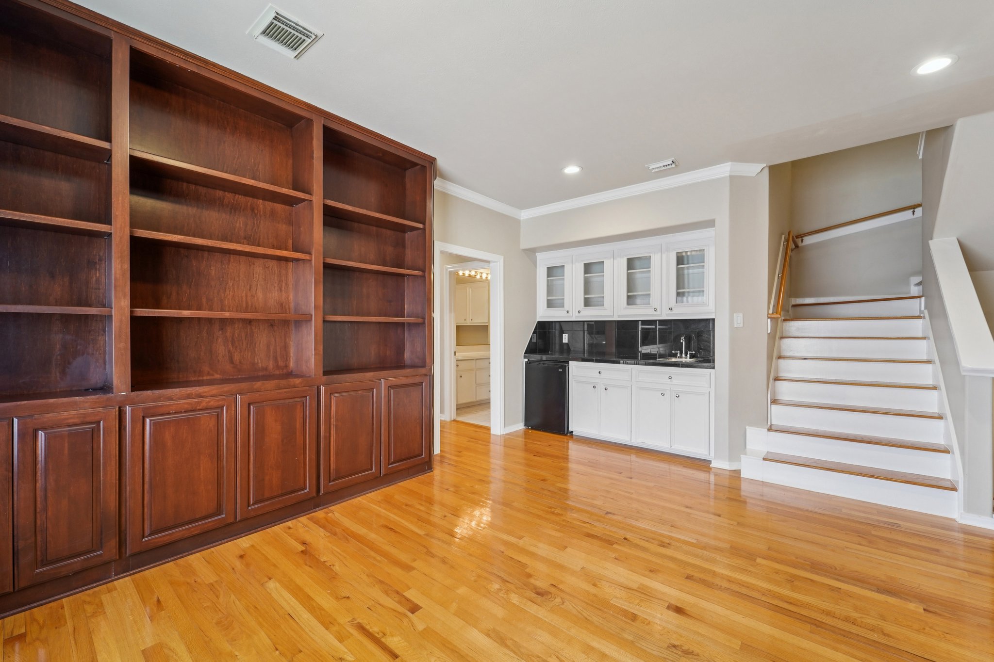 W Clay St-L2801-026.jpg