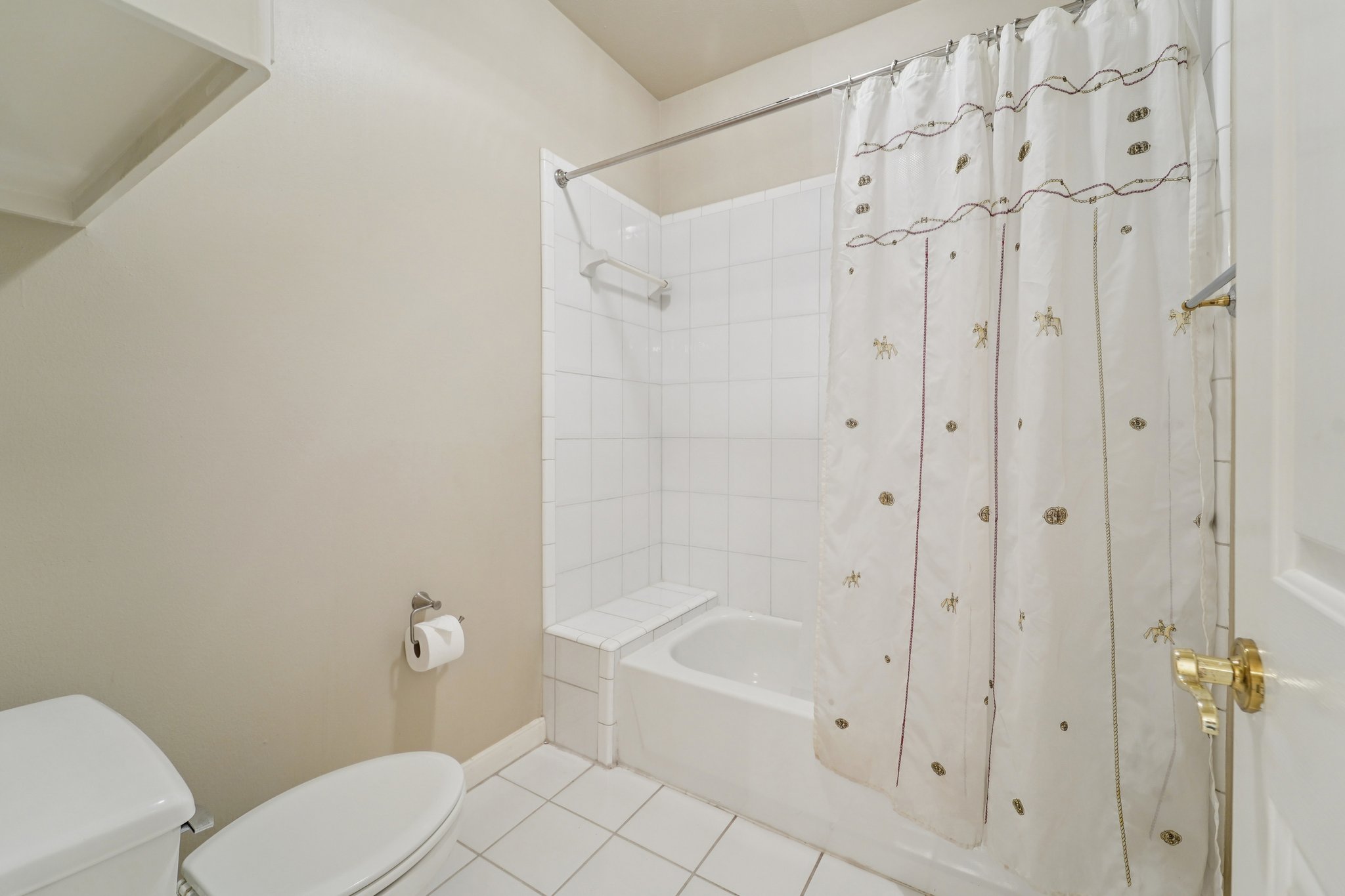 W Clay St-L2801-039.jpg