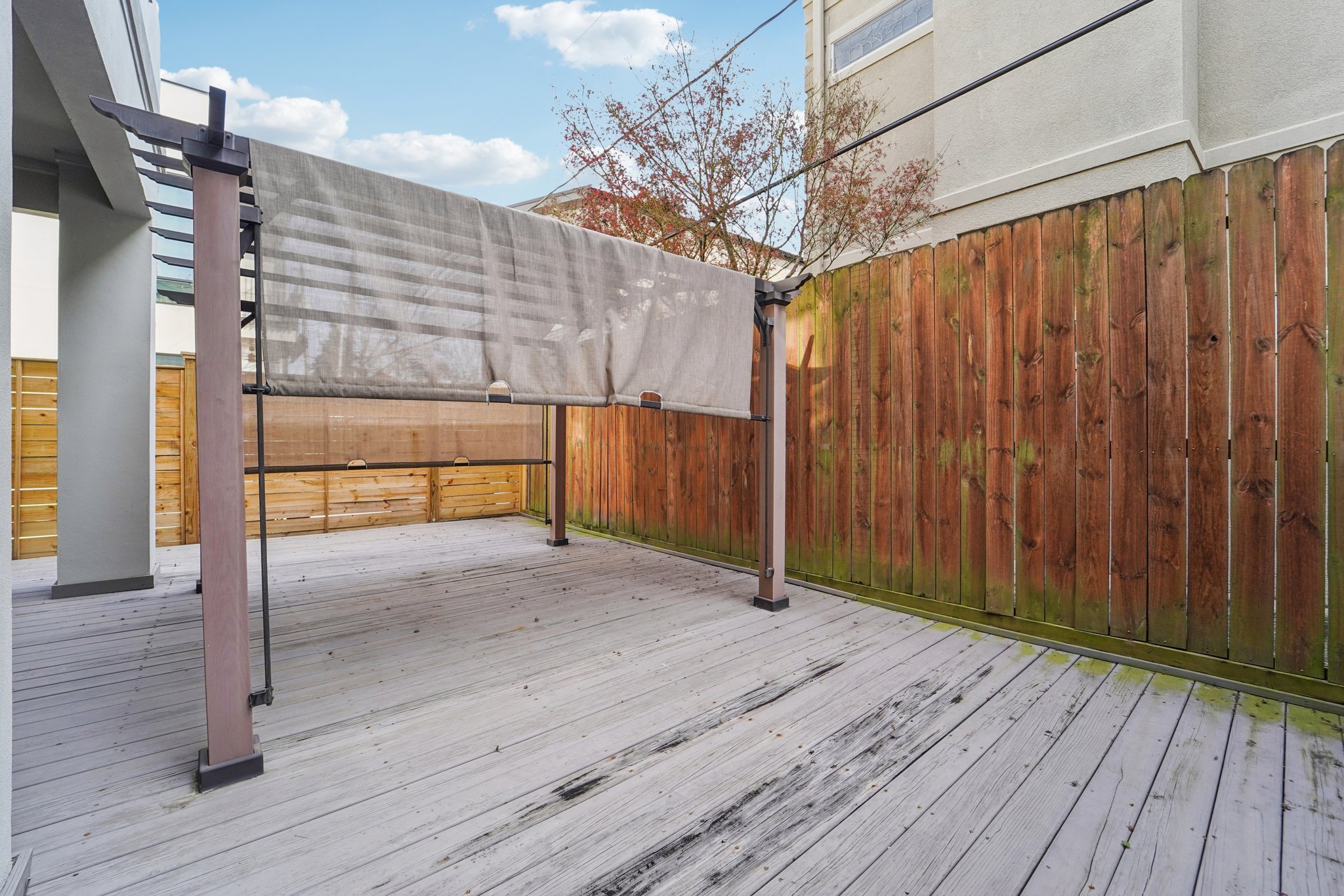 W Clay St-L2801-060.jpg