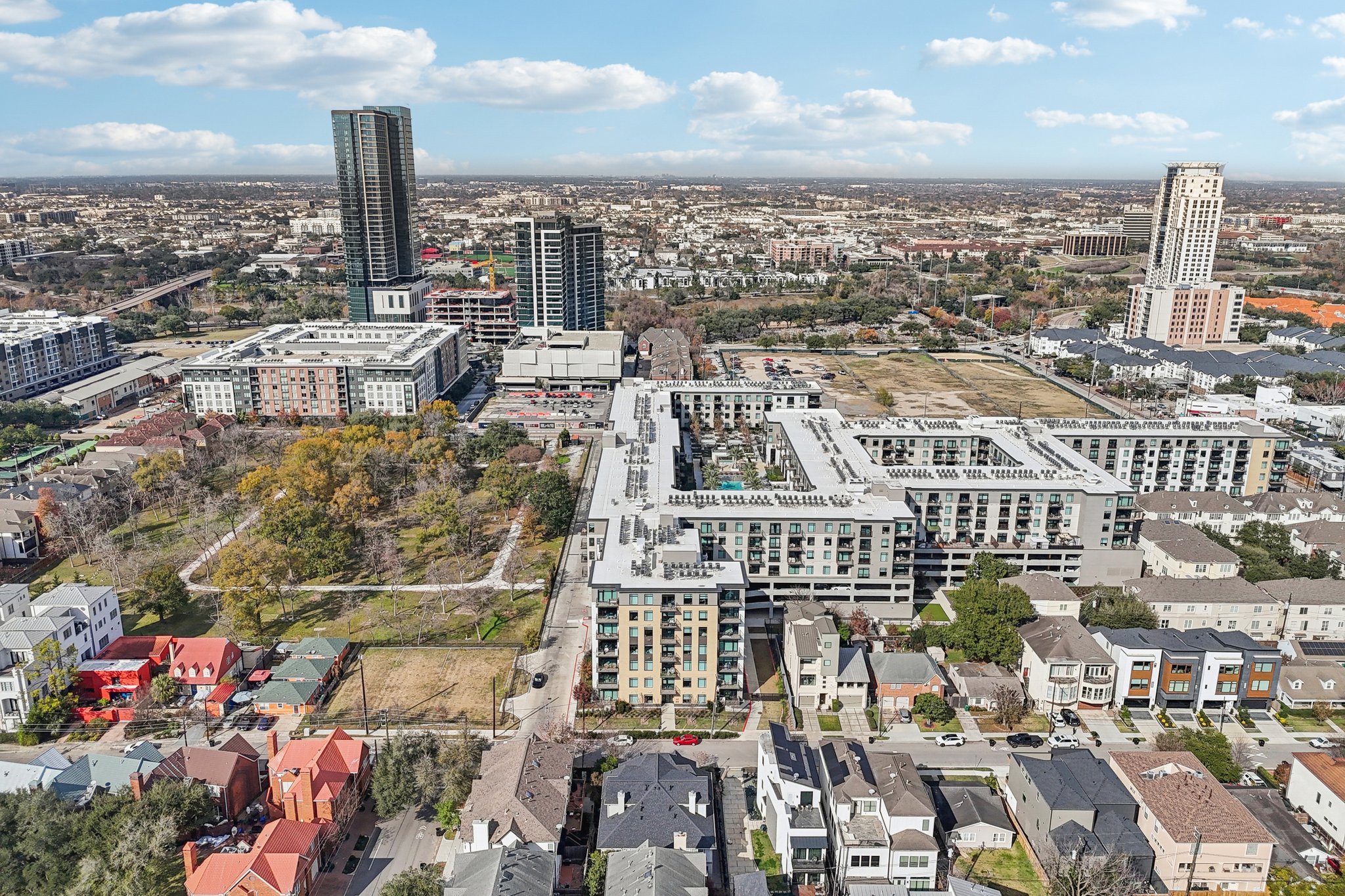 W Clay St-L2801-070.jpg