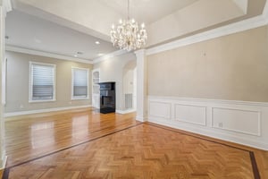 W Clay St-L2801-008.jpg