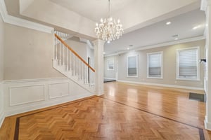 W Clay St-L2801-009.jpg