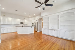 W Clay St-L2801-012.jpg