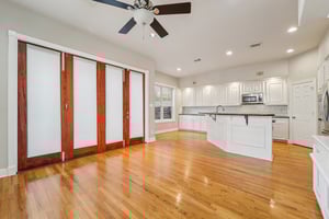 W Clay St-L2801-013.jpg