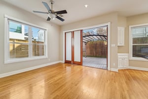 W Clay St-L2801-015.jpg