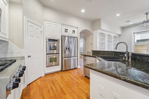 W Clay St-L2801-018.jpg