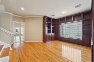 W Clay St-L2801-024.jpg