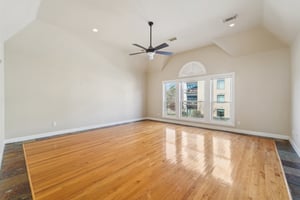 W Clay St-L2801-028.jpg