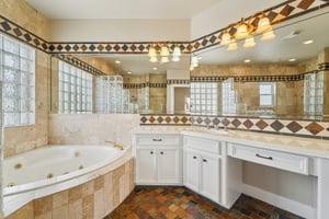 W Clay St-L2801-035.jpg