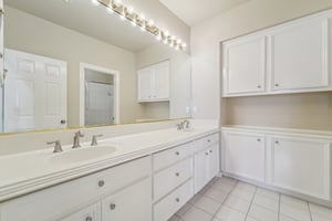 W Clay St-L2801-038.jpg