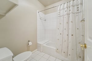 W Clay St-L2801-039.jpg