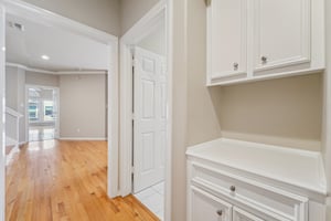 W Clay St-L2801-040.jpg