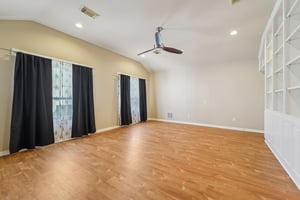 W Clay St-L2801-050.jpg