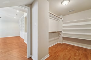 W Clay St-L2801-053.jpg