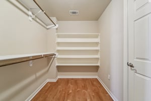 W Clay St-L2801-054.jpg