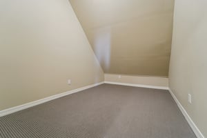 W Clay St-L2801-055.jpg