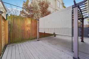 W Clay St-L2801-062.jpg