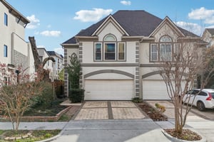 W Clay St-L2801-064.jpg