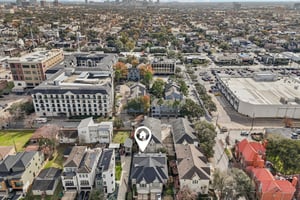 W Clay St-L2801-066.jpg