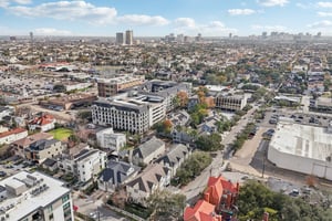 W Clay St-L2801-067.jpg