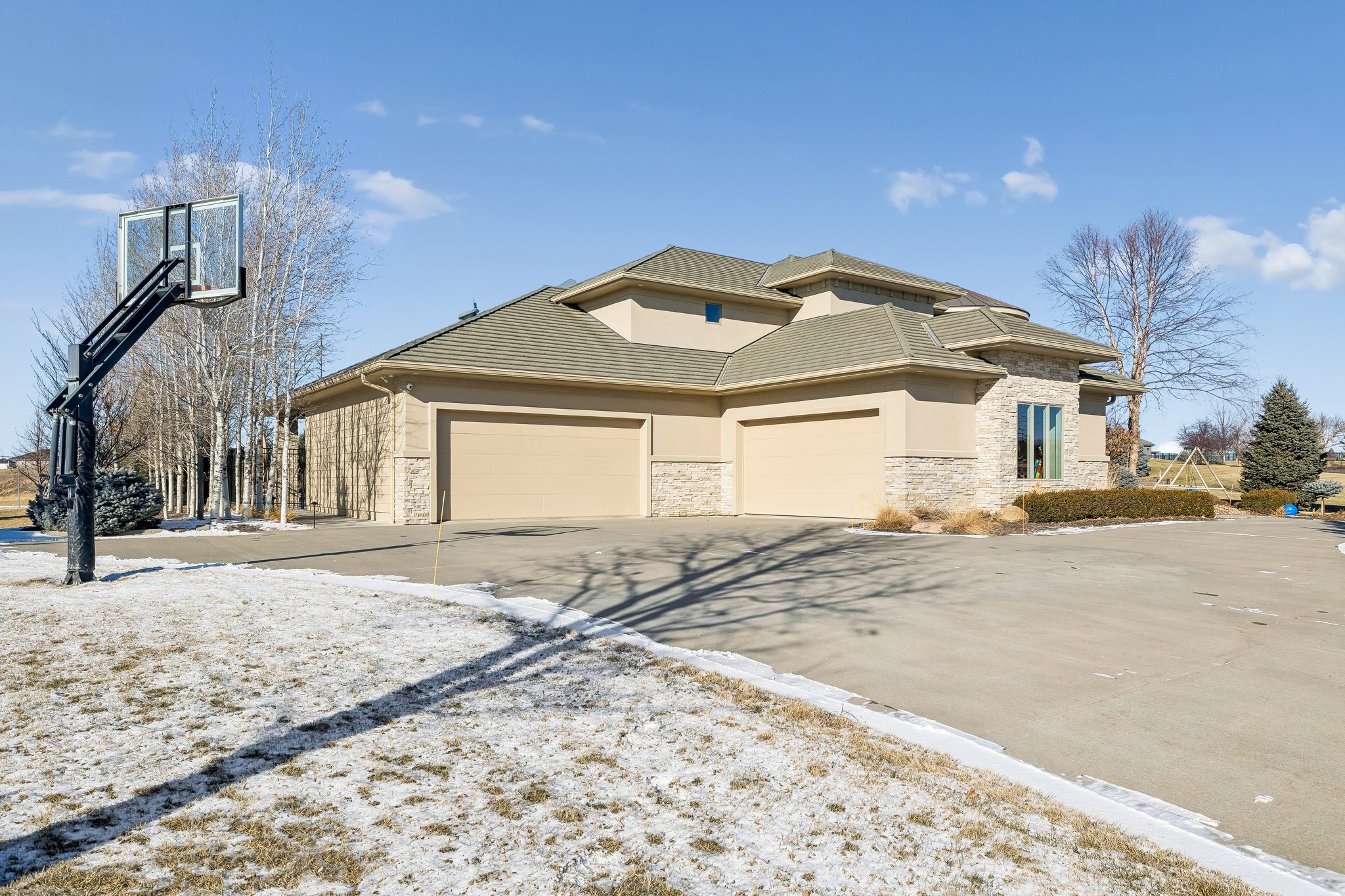 7932 - 19510 Camden Ave_002 (2).jpg