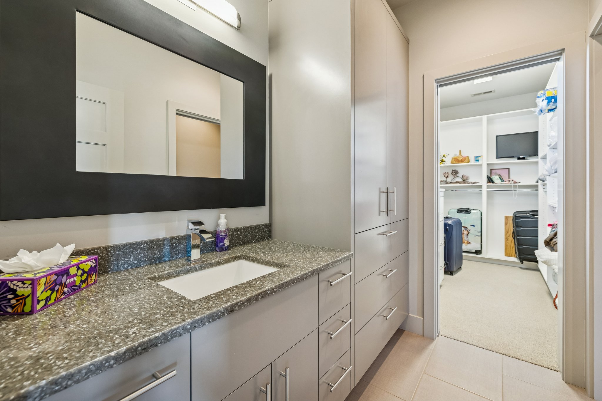 7932 - 19510 Camden Ave_030.jpg