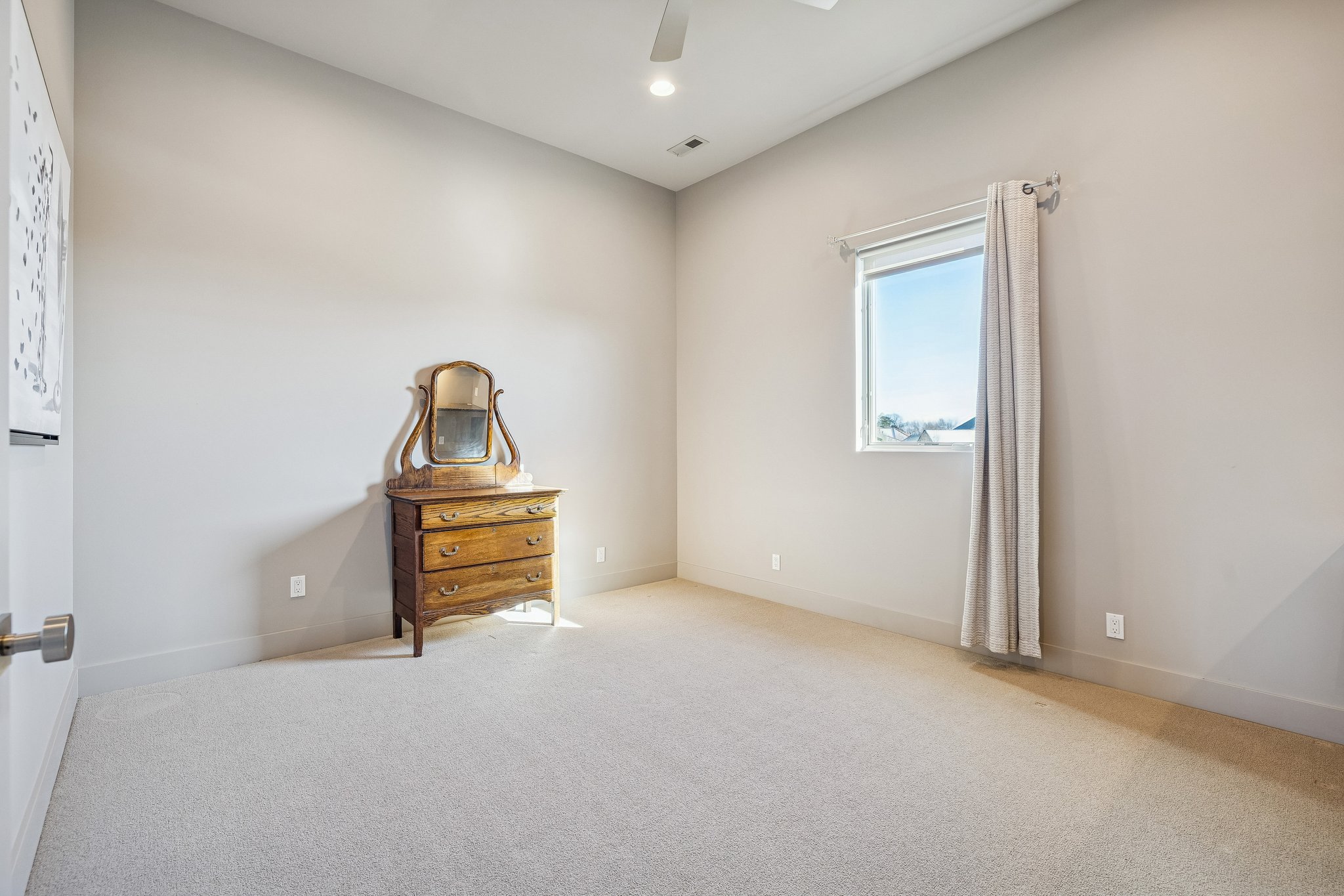 7932 - 19510 Camden Ave_032.jpg