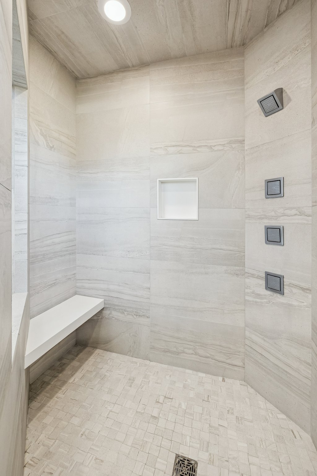 7932 - 19510 Camden Ave_044.jpg