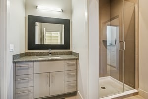 7932 - 19510 Camden Ave_027.jpg