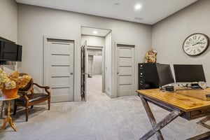 7932 - 19510 Camden Ave_037.jpg