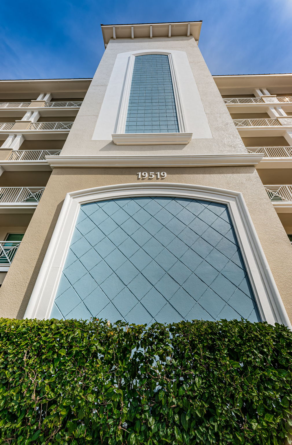 Front Exterior5-3