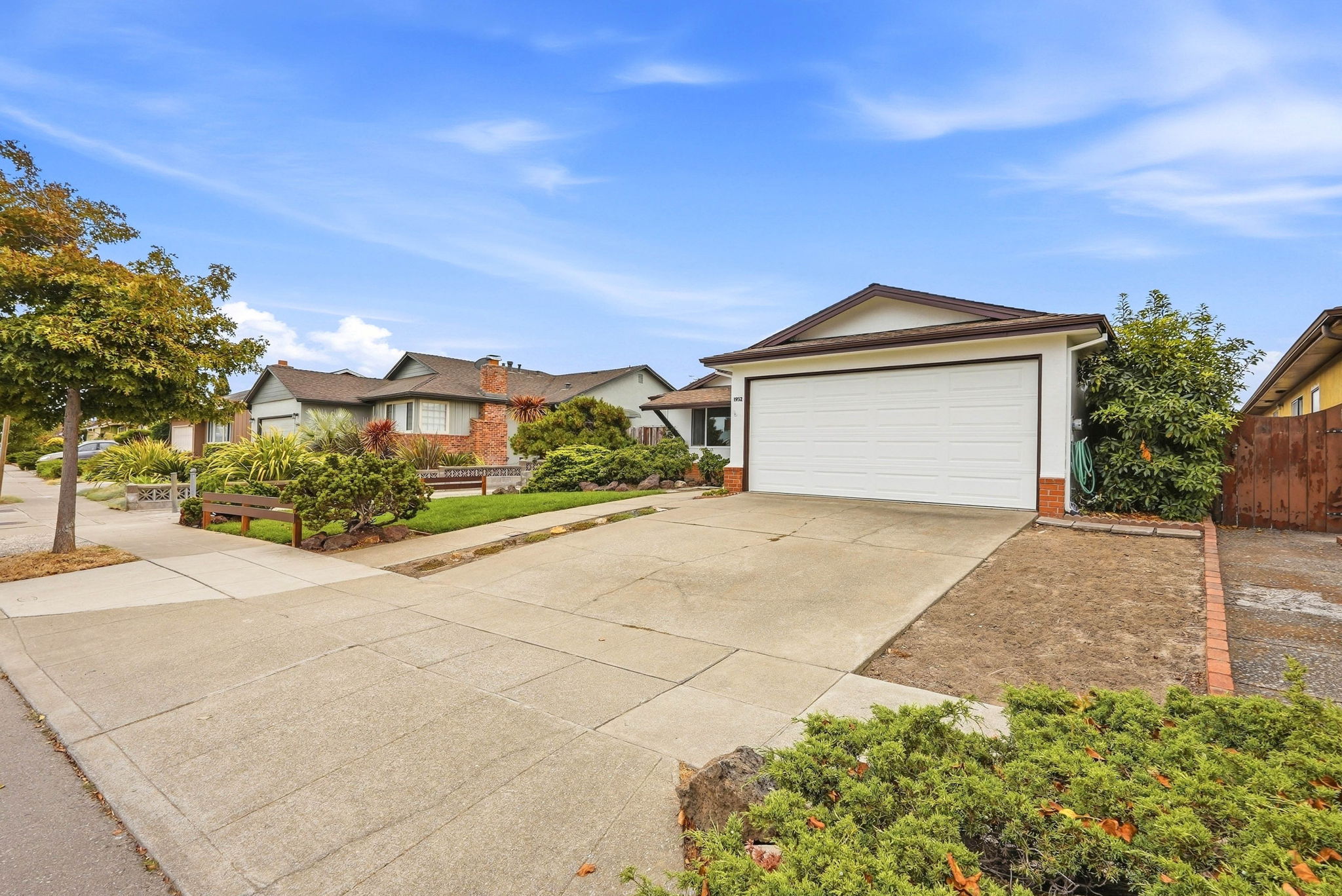 002_F8_1952 Sandcreek Way