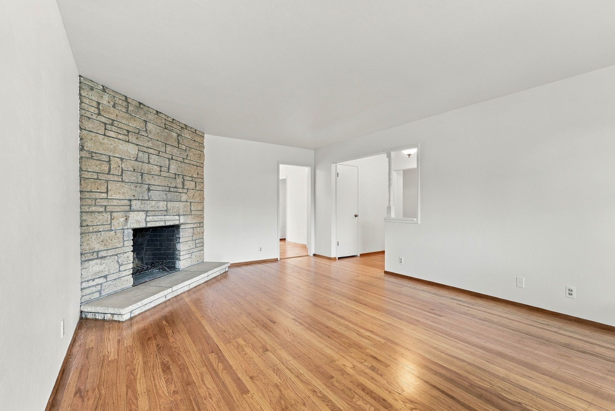 010_F8_1952 Sandcreek Way