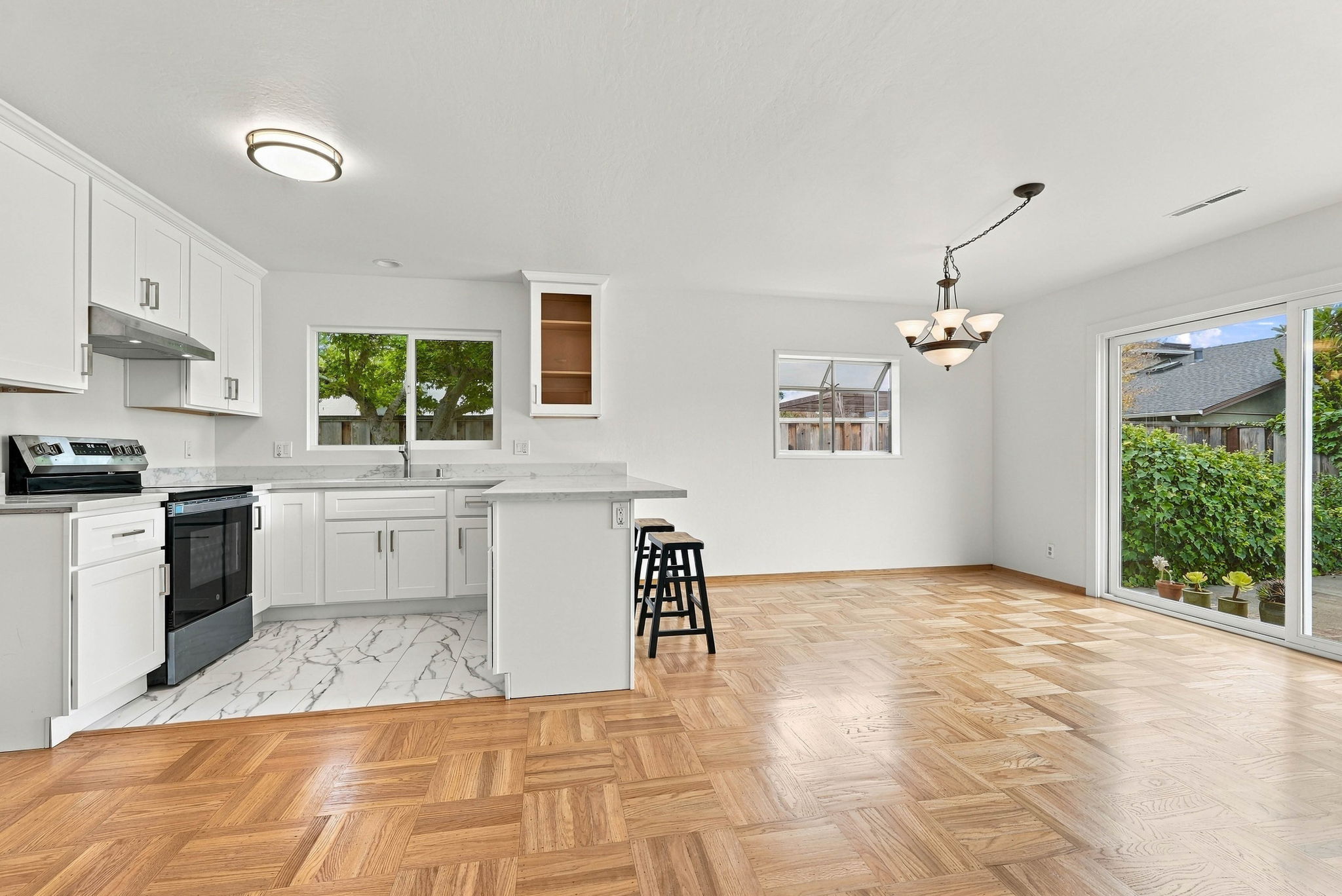 012_F8_1952 Sandcreek Way