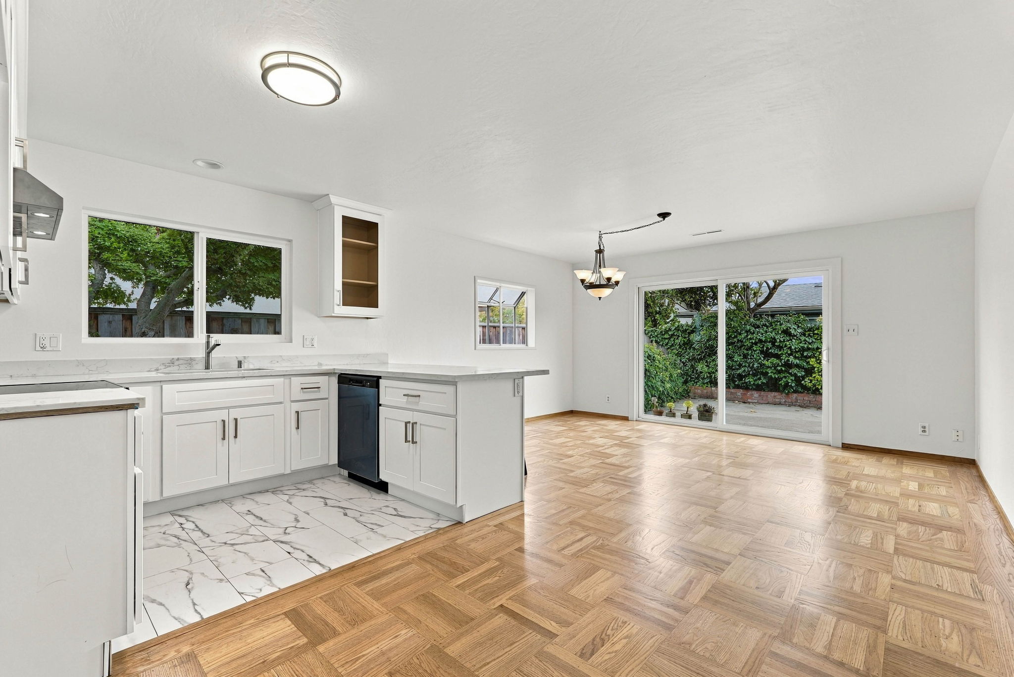 013_F8_1952 Sandcreek Way