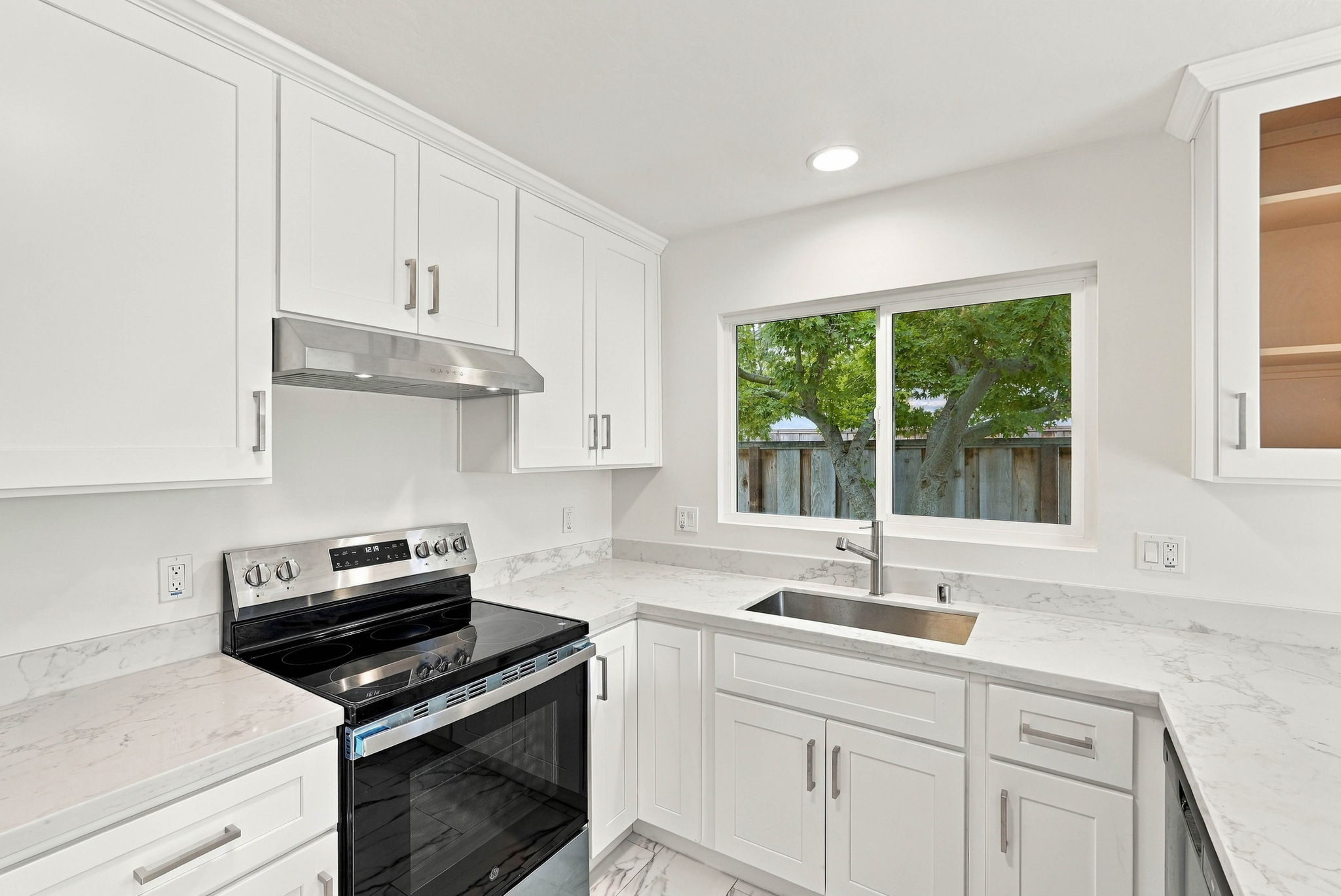 017_F8_1952 Sandcreek Way