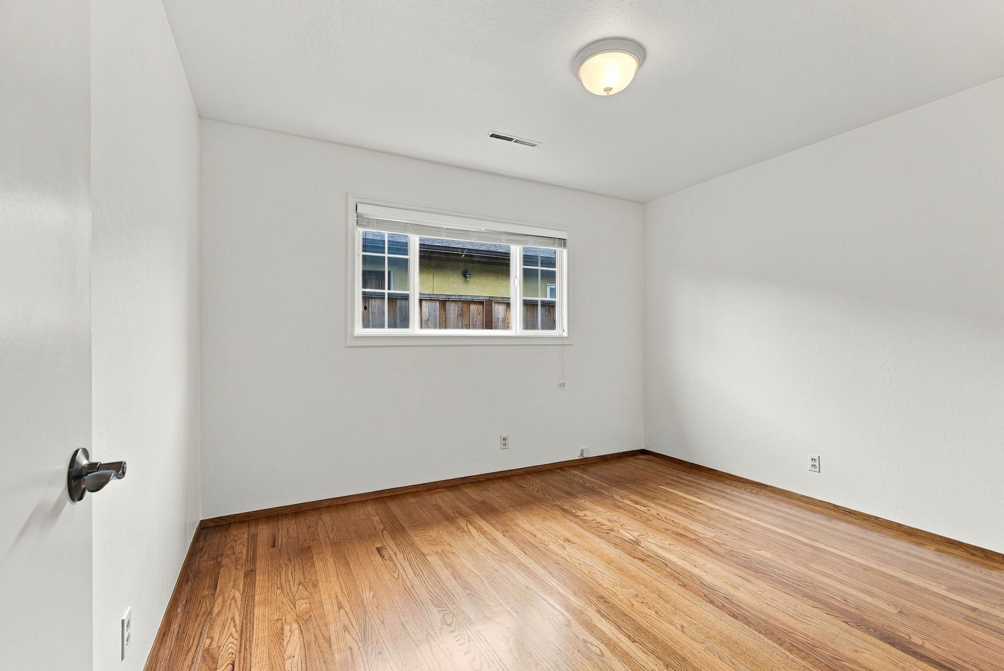 025_F8_1952 Sandcreek Way