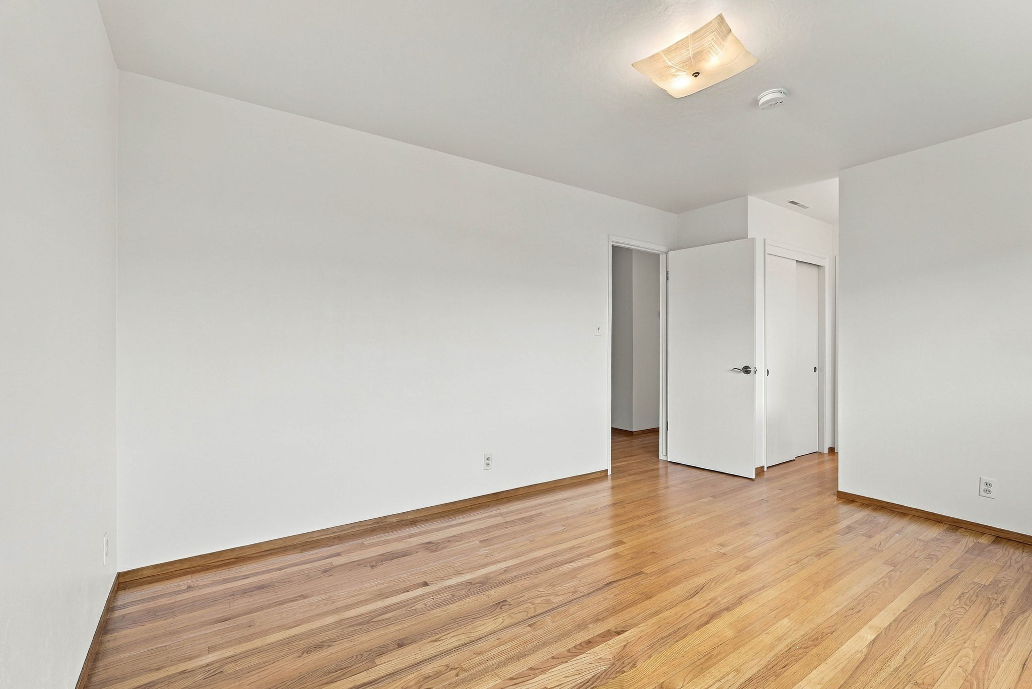 029_F8_1952 Sandcreek Way