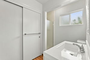 031_F8_1952 Sandcreek Way