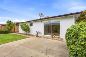 037_F8_1952 Sandcreek Way