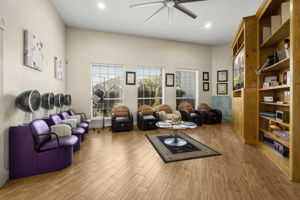  Photo 31